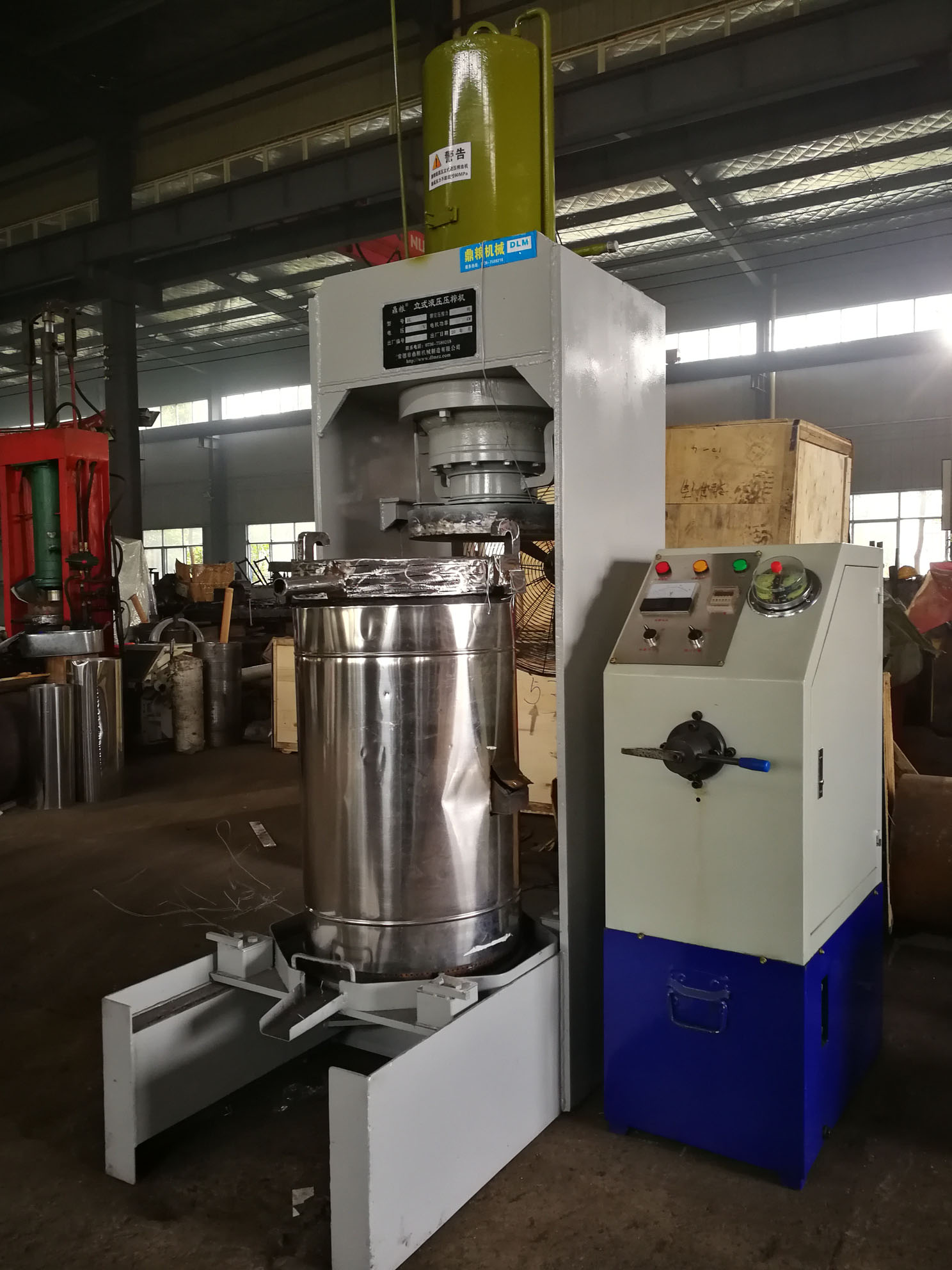 不銹鋼超高壓立式液壓壓榨機，果汁壓榨機，果渣壓榨機，藥材壓榨，油渣處理，白土壓榨